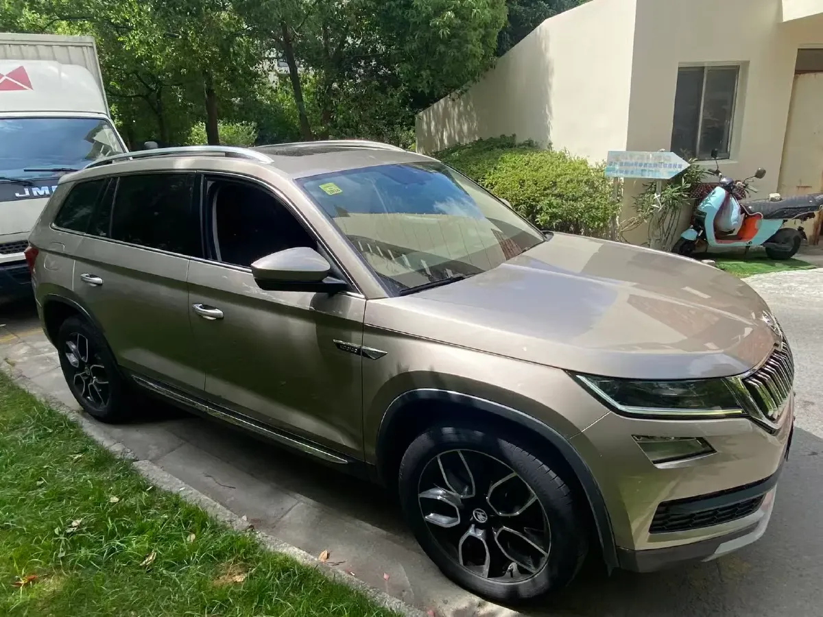 2018 Skoda Kodiak 2.0T 186HP L4 7DCT,autocango,china used car exporter,china ev exporter,chinese used car exporter,chinese used ev exporter