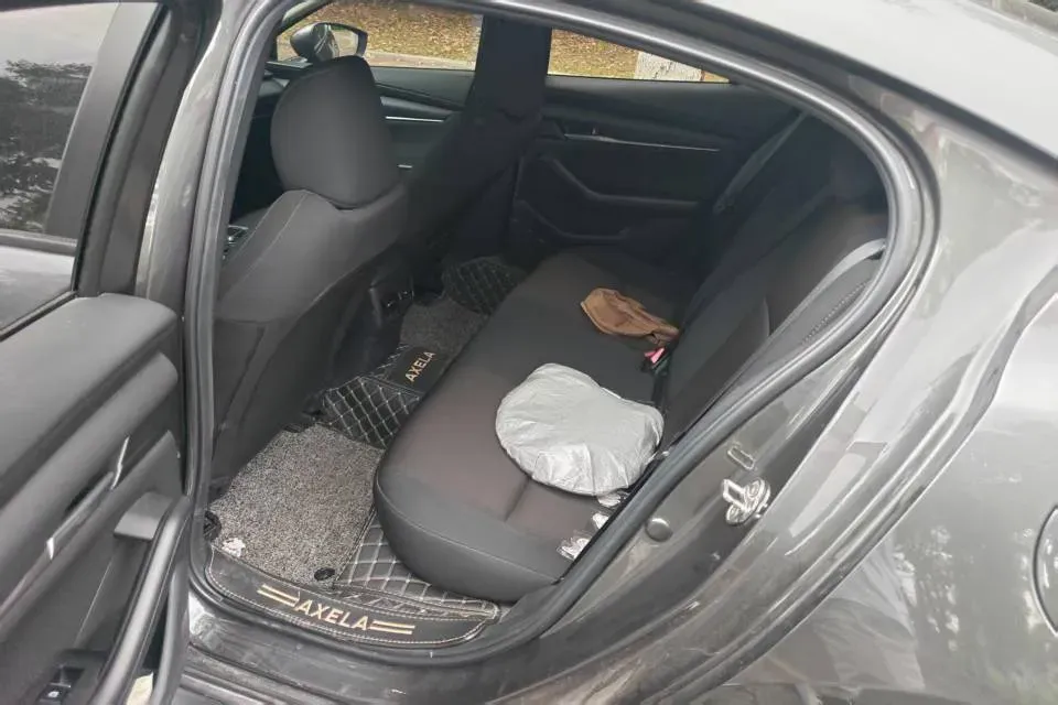 2021 Mazda 3 Axela 1.5L 117HP L4 6MT,autocango,china used car exporter,china ev exporter,chinese used car exporter,chinese used ev exporter