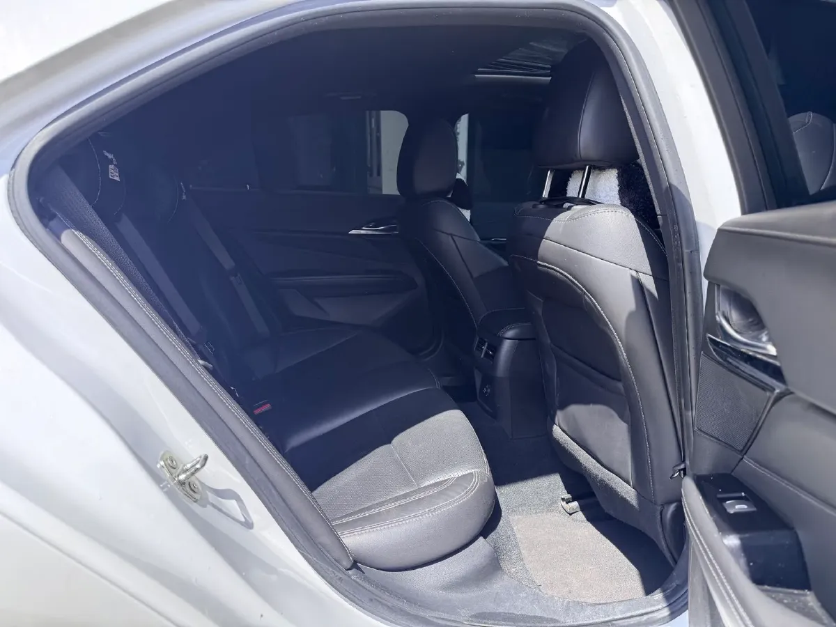 2022 Cadillac CT4 2.0T 237HP L4 8AT,autocango,china used car exporter,china ev exporter,chinese used car exporter,chinese used ev exporter