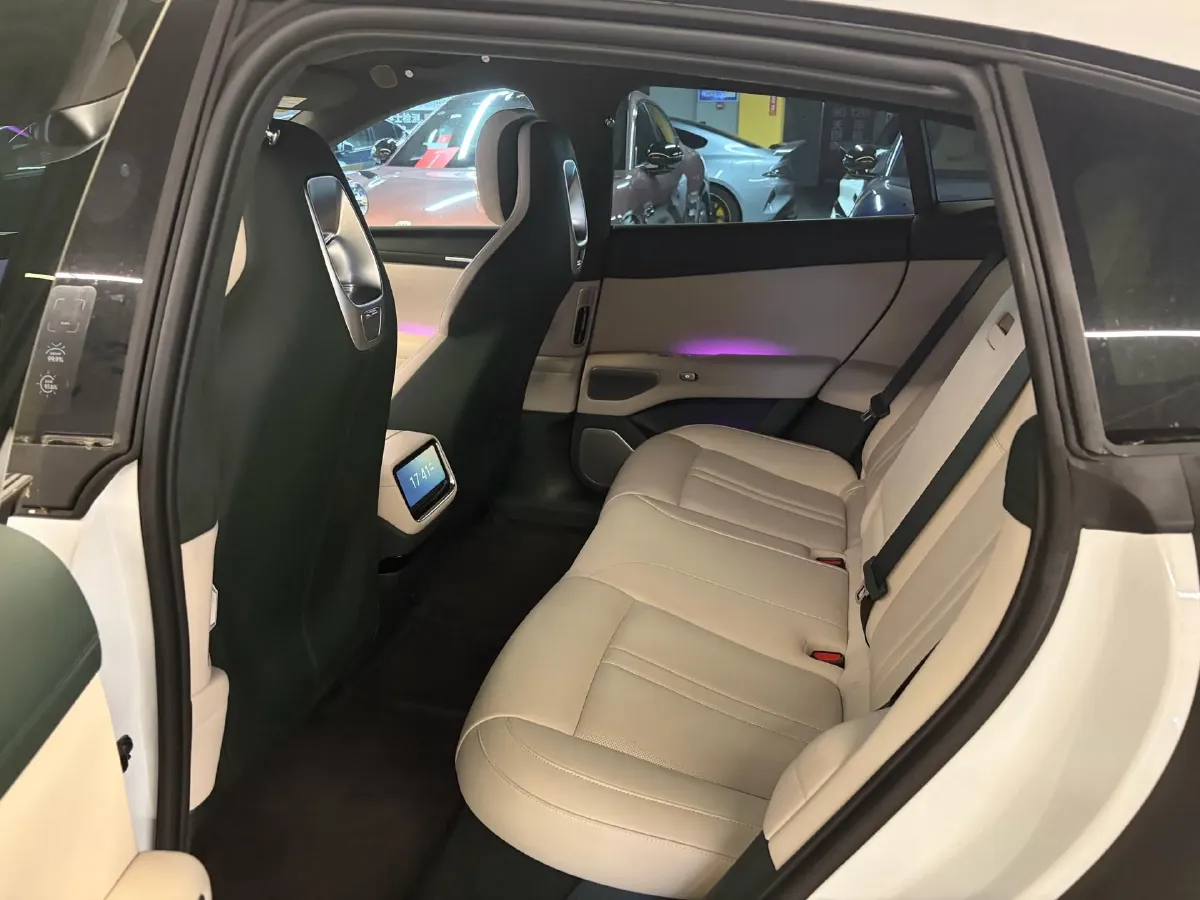 2025 MI YU7 BEV 101.7KWH,autocango,china used car exporter,china ev exporter,chinese used car exporter,chinese used ev exporter