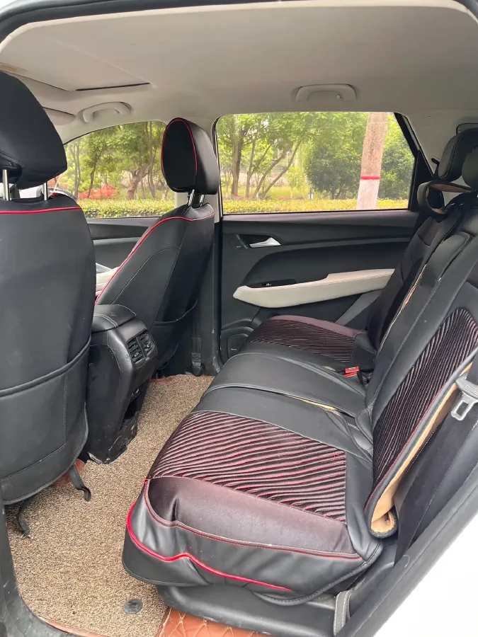 2019 BaoJun 530 1.5T 151HP L4 CVT,autocango,china used car exporter,china ev exporter,chinese used car exporter,chinese used ev exporter