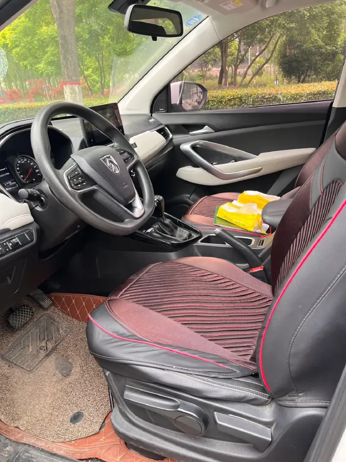 2019 BaoJun 530 1.5T 151HP L4 CVT,autocango,china used car exporter,china ev exporter,chinese used car exporter,chinese used ev exporter