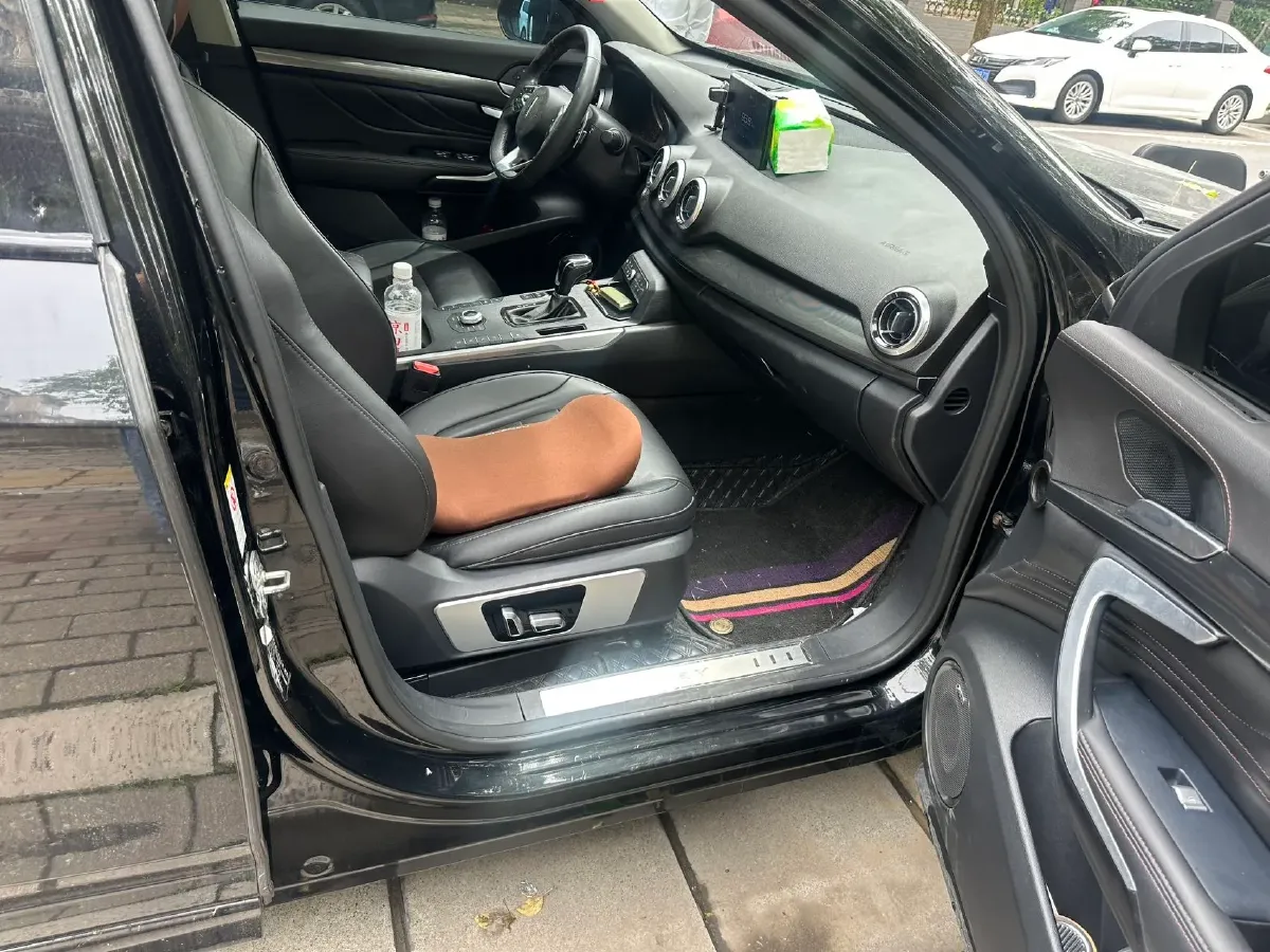 2017 WEY VV7 2.0T 234HP L4 7DCT,autocango,china used car exporter,china ev exporter,chinese used car exporter,chinese used ev exporter