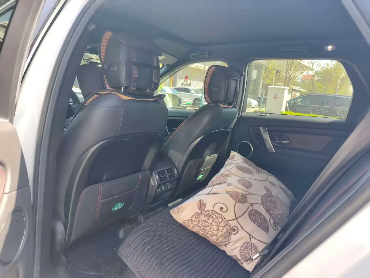 2020 Land Rover Discovery Sport 2.0T 249HP L4 9AT,autocango,china used car exporter,china ev exporter,chinese used car exporter,chinese used ev exporter