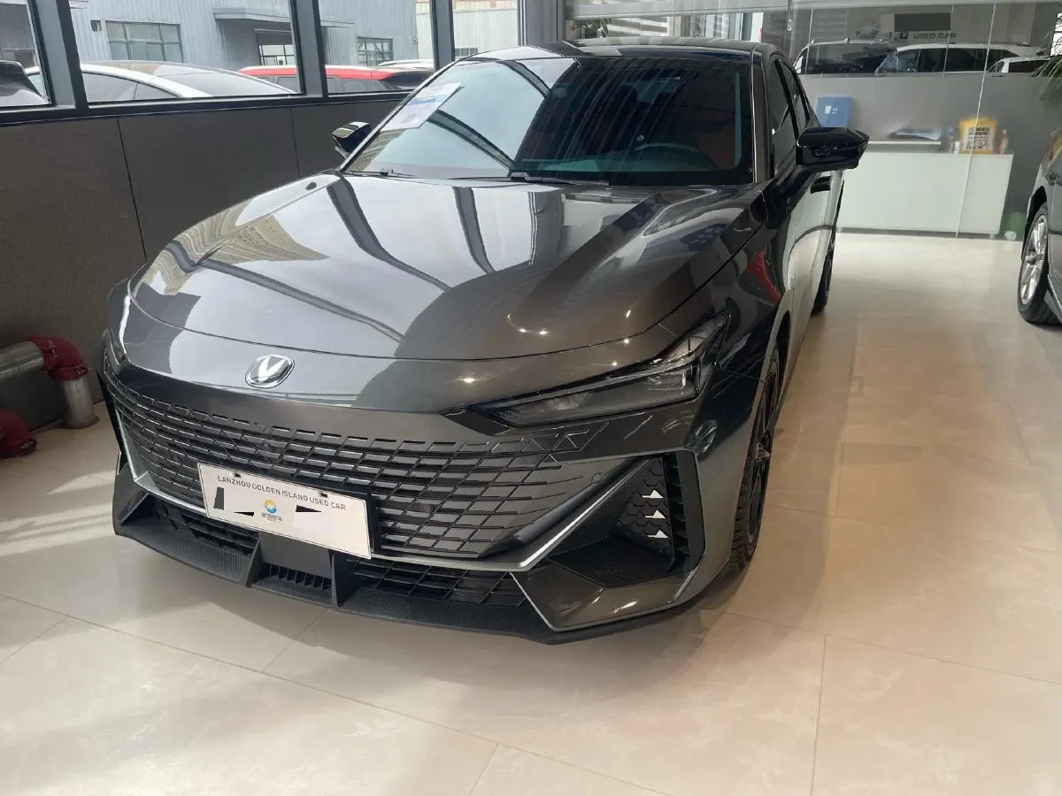 2022 ChangAn UNI-V 1.5T 188HP L4 7DCT,autocango,china used car exporter,china ev exporter,chinese used car exporter,chinese used ev exporter