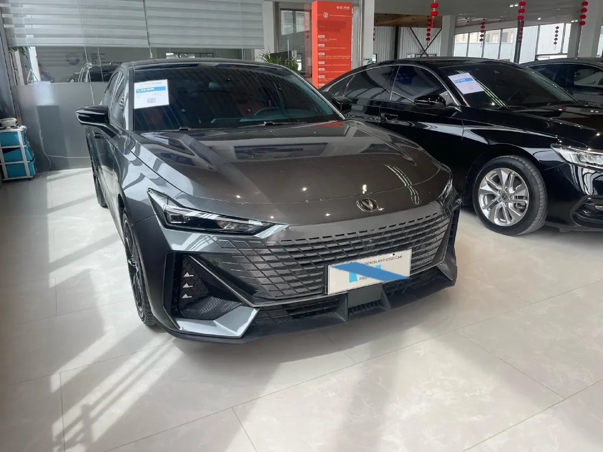 2022 ChangAn UNI-V 1.5T 188HP L4 7DCT,autocango,china used car exporter,china ev exporter,chinese used car exporter,chinese used ev exporter