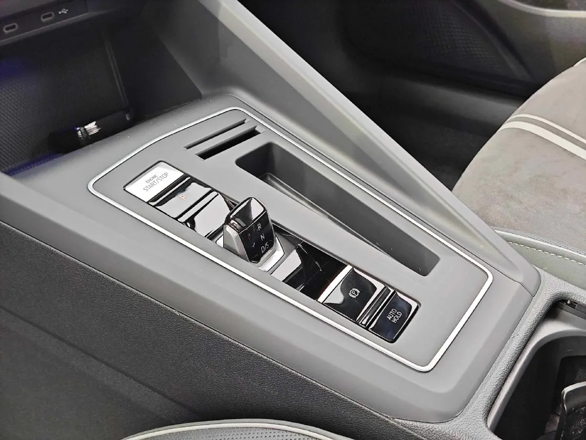 2023 Volkswagen Golf 1.4T 150HP L4 7DCT,autocango,china used car exporter,china ev exporter,chinese used car exporter,chinese used ev exporter