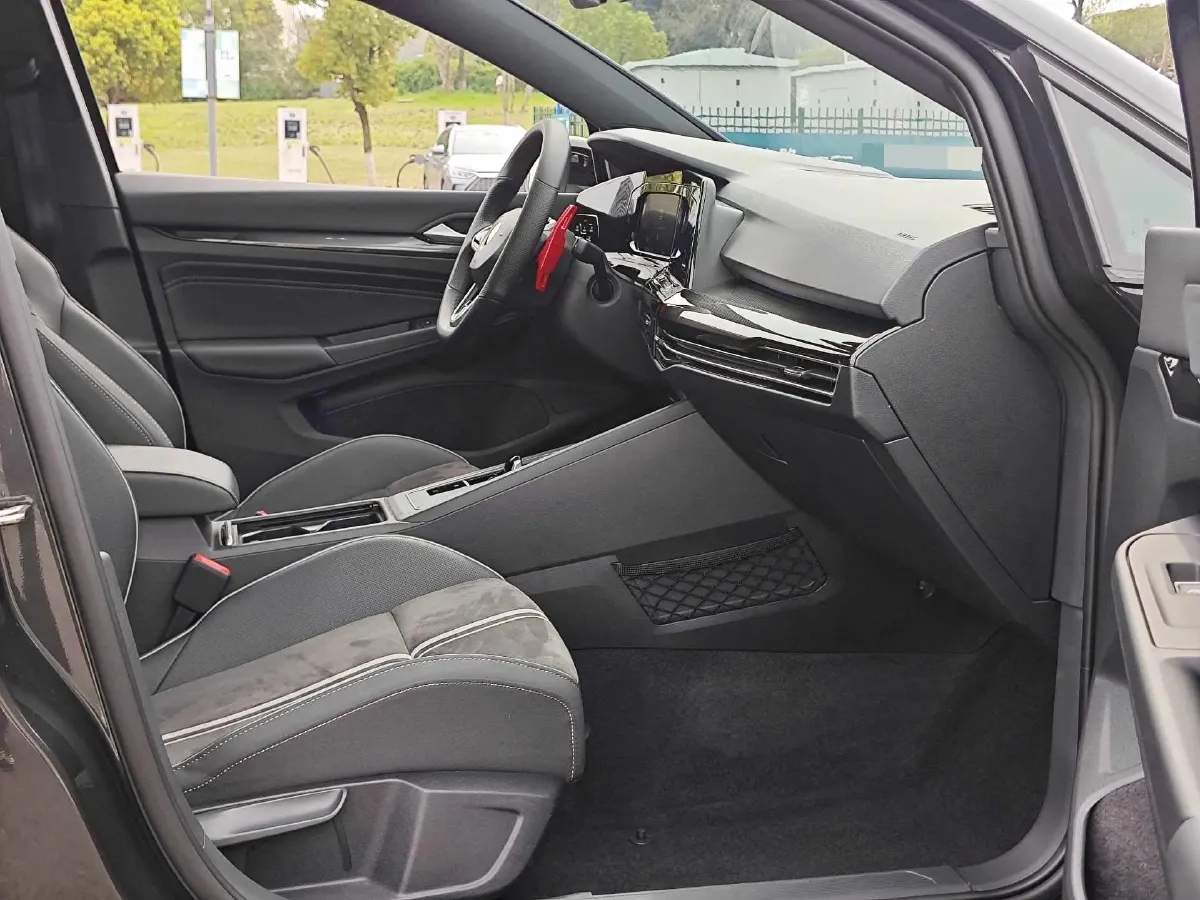 2023 Volkswagen Golf 1.4T 150HP L4 7DCT,autocango,china used car exporter,china ev exporter,chinese used car exporter,chinese used ev exporter