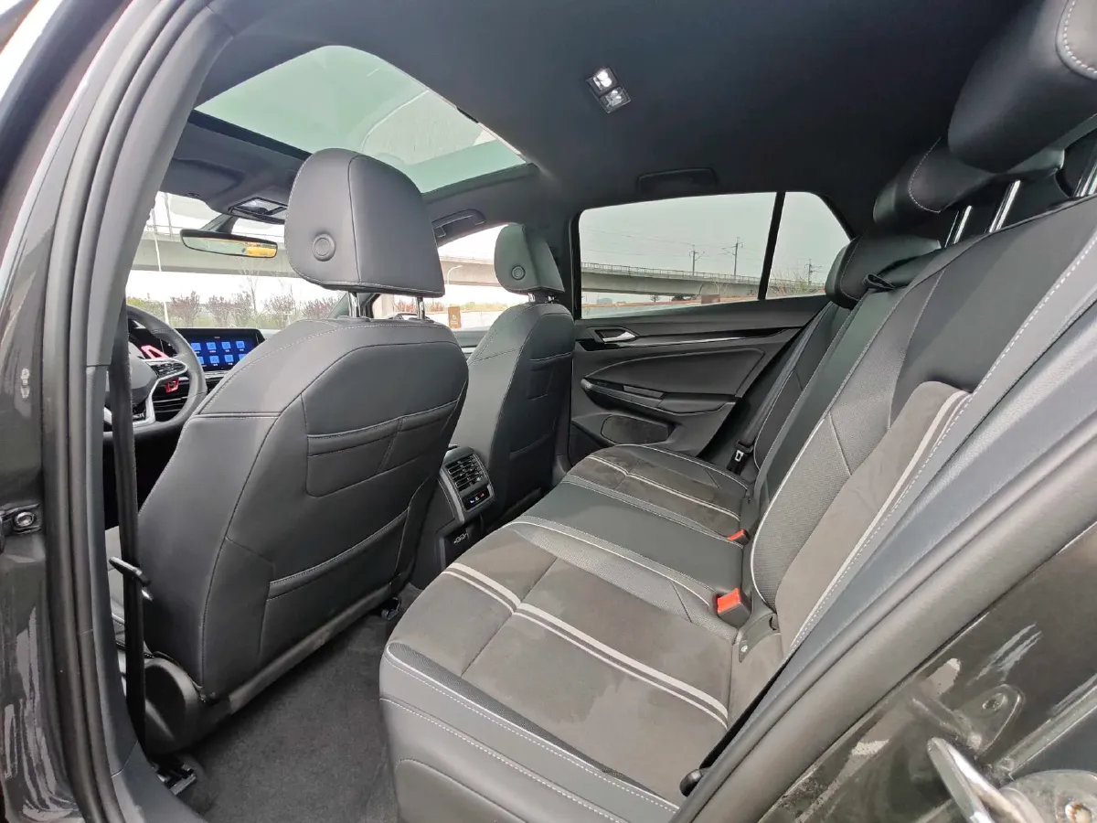 2023 Volkswagen Golf 1.4T 150HP L4 7DCT,autocango,china used car exporter,china ev exporter,chinese used car exporter,chinese used ev exporter