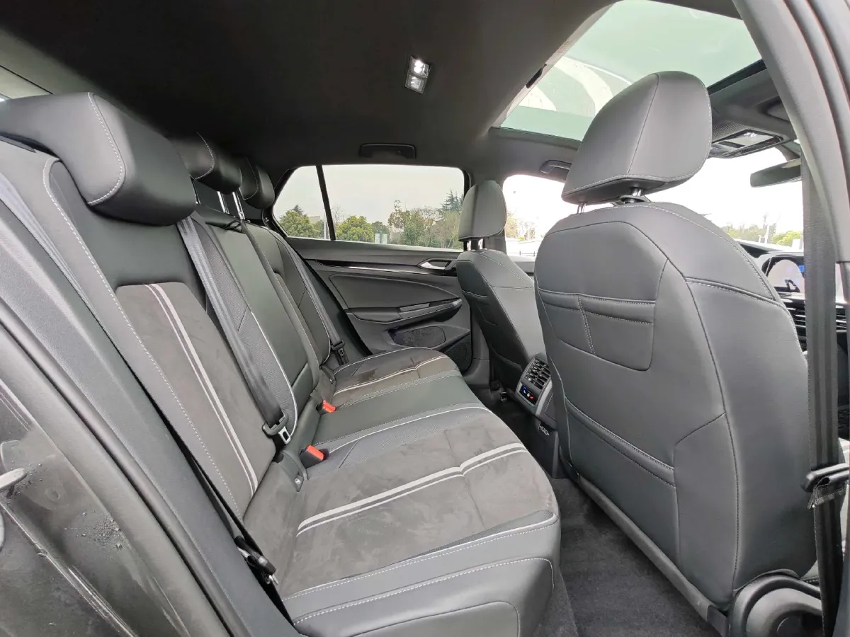 2023 Volkswagen Golf 1.4T 150HP L4 7DCT,autocango,china used car exporter,china ev exporter,chinese used car exporter,chinese used ev exporter