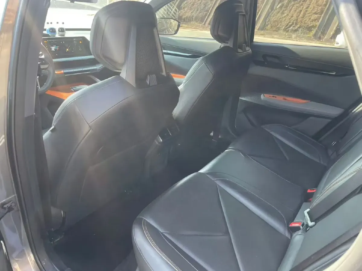 2023 ChangAn UNI-V 1.5T 188HP L4 7DCT,autocango,china used car exporter,china ev exporter,chinese used car exporter,chinese used ev exporter