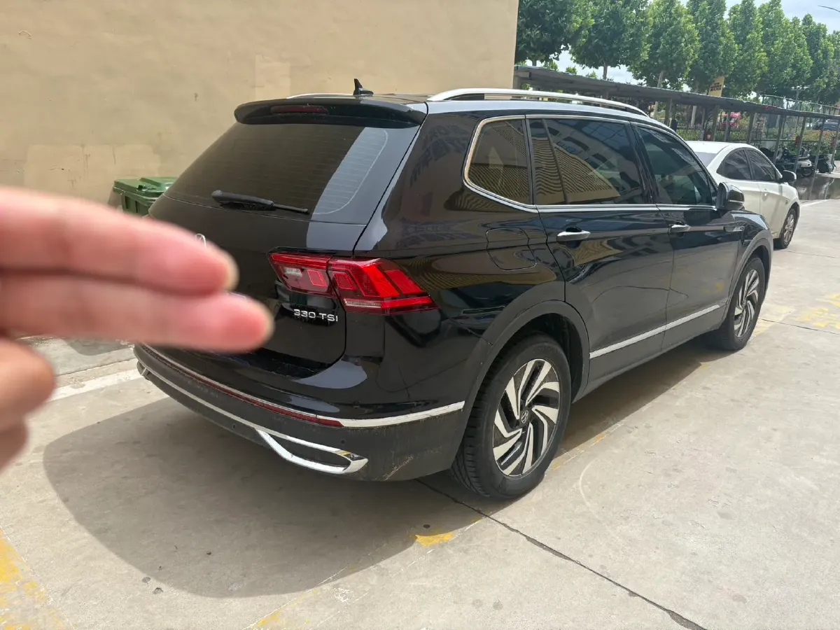 2023 Volkswagen Tiguan L 2.0T 186HP L4 7DCT,autocango,china used car exporter,china ev exporter,chinese used car exporter,chinese used ev exporter