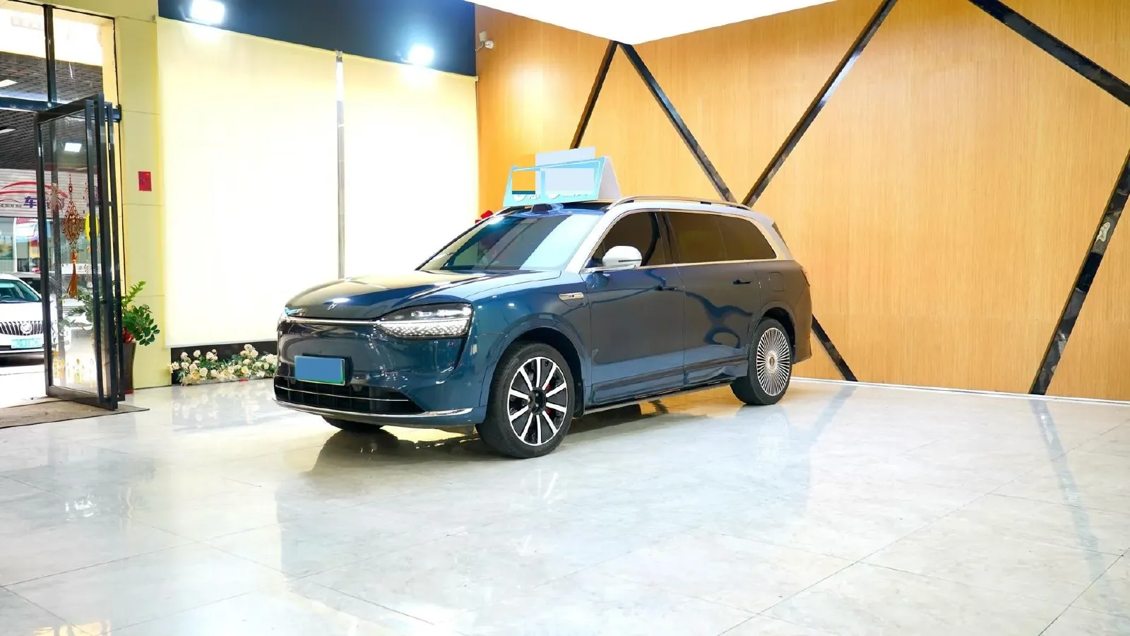 2024 AITO AITO M9 1.5T 152HP L4 REEV 42KWH,autocango,china used car exporter,china ev exporter,chinese used car exporter,chinese used ev exporter