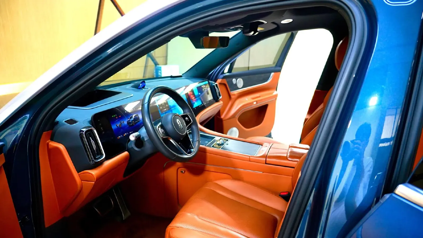 2024 AITO AITO M9 1.5T 152HP L4 REEV 42KWH,autocango,china used car exporter,china ev exporter,chinese used car exporter,chinese used ev exporter