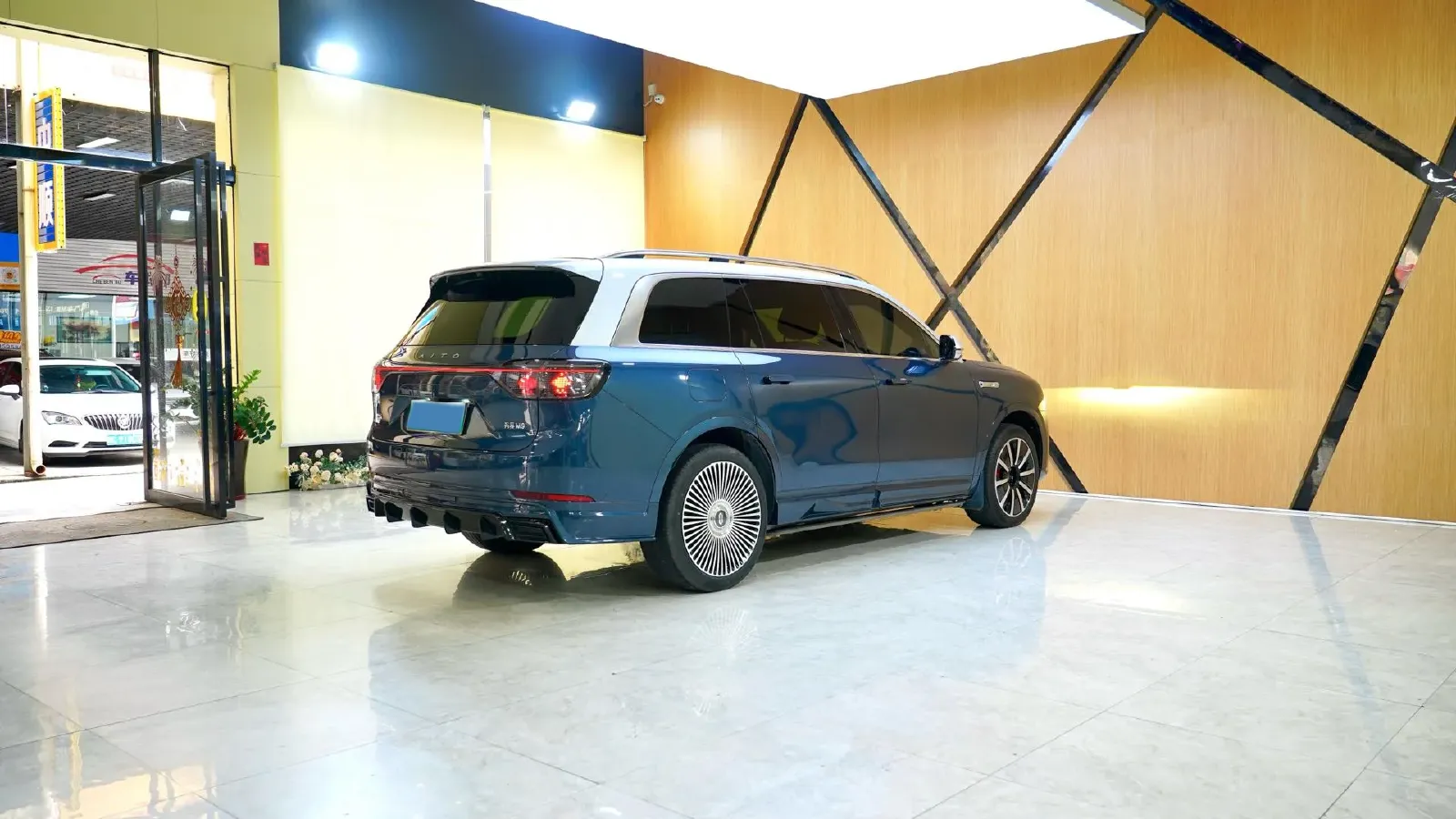 2024 AITO AITO M9 1.5T 152HP L4 REEV 42KWH,autocango,china used car exporter,china ev exporter,chinese used car exporter,chinese used ev exporter