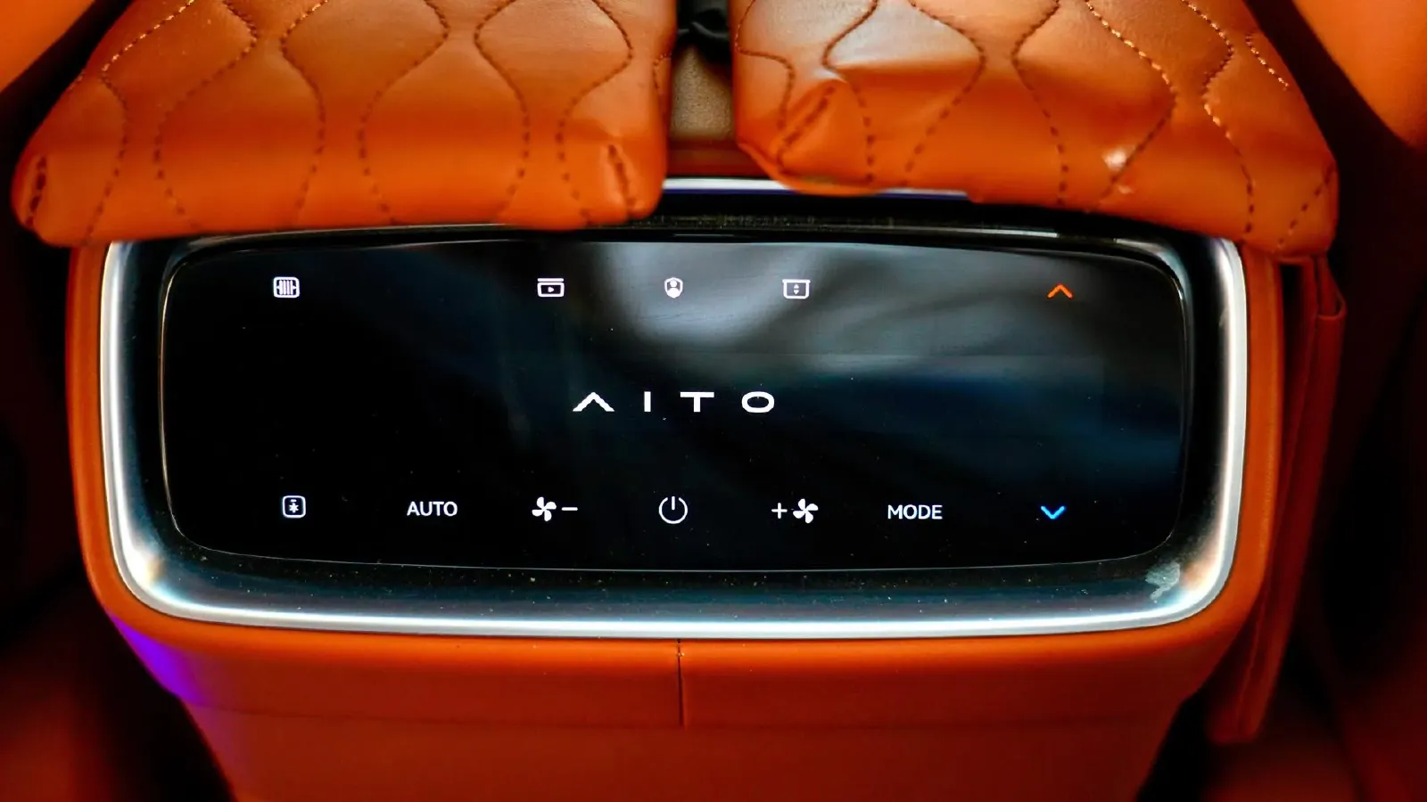 2024 AITO AITO M9 1.5T 152HP L4 REEV 42KWH,autocango,china used car exporter,china ev exporter,chinese used car exporter,chinese used ev exporter