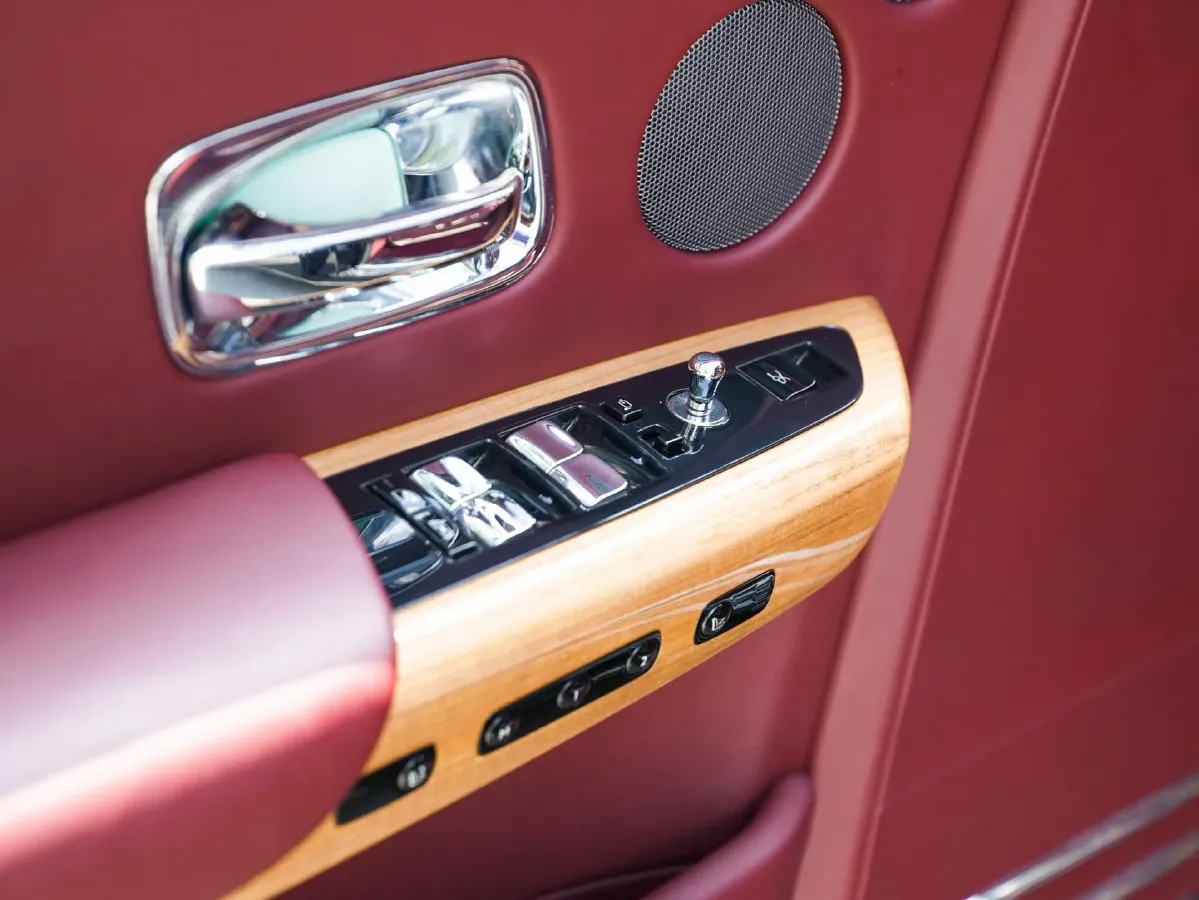 2018 Rolls-Royce Phantom 6.7T 571HP V12 8AT,autocango,china used car exporter,china ev exporter,chinese used car exporter,chinese used ev exporter