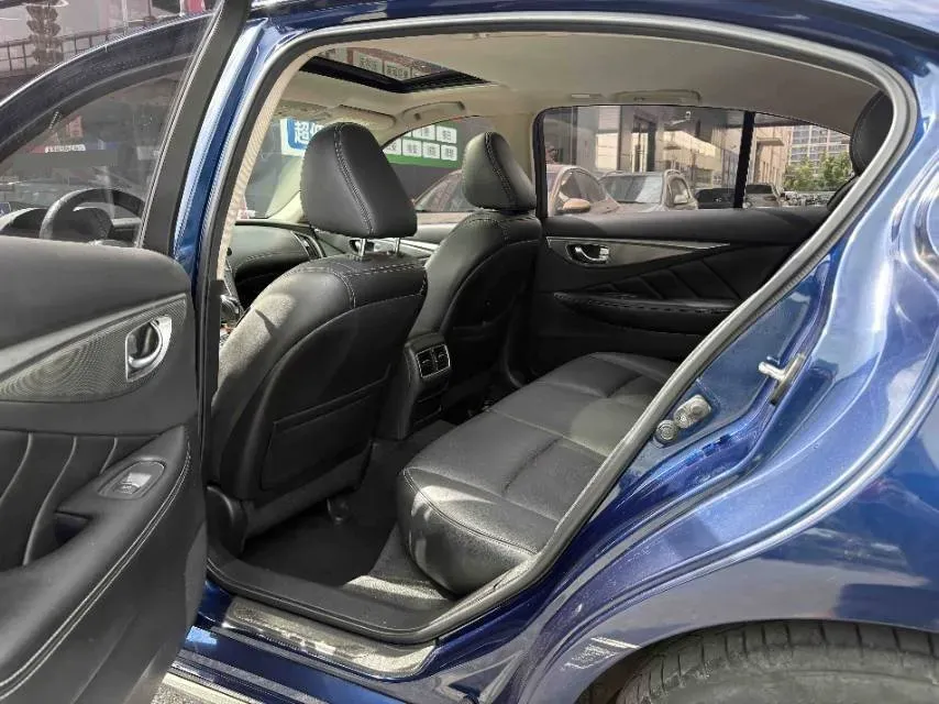 2018 Jeep Grand Commander 2.0T 265HP L4 9AT,autocango,china used car exporter,china ev exporter,chinese used car exporter,chinese used ev exporter