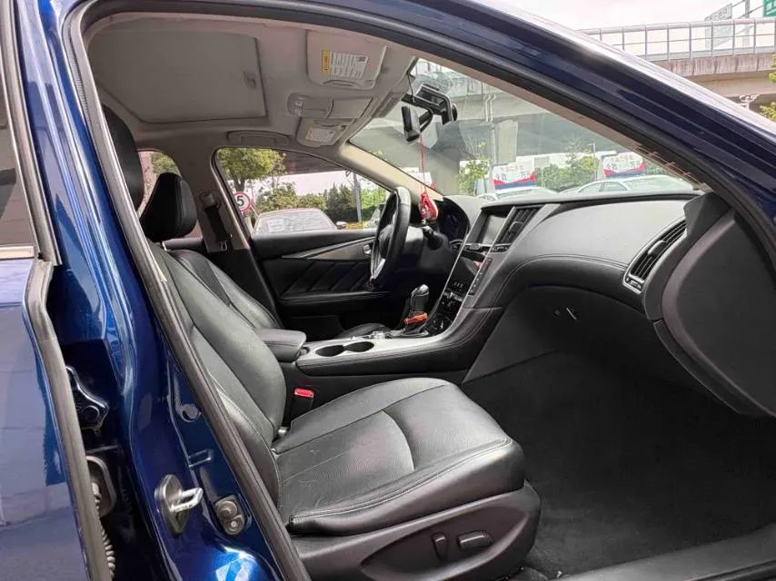 2018 Jeep Grand Commander 2.0T 265HP L4 9AT,autocango,china used car exporter,china ev exporter,chinese used car exporter,chinese used ev exporter