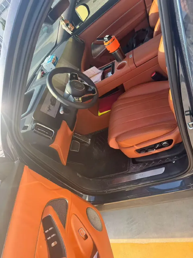 2025 AITO AITO M8 REEV 160HP REEV 53.4KWH,autocango,china used car exporter,china ev exporter,chinese used car exporter,chinese used ev exporter