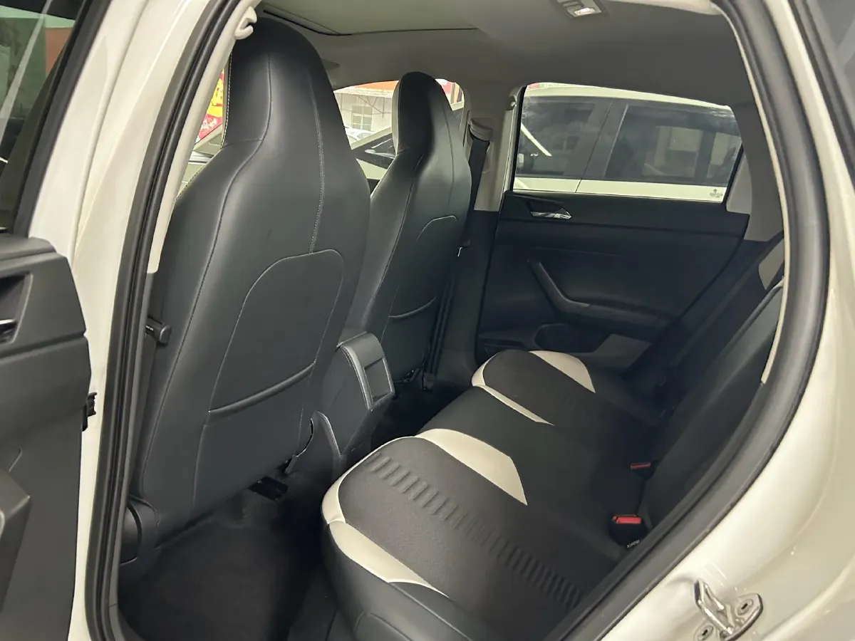 2021 Haval H6 1.5T 169HP L4 7DCT,autocango,china used car exporter,china ev exporter,chinese used car exporter,chinese used ev exporter