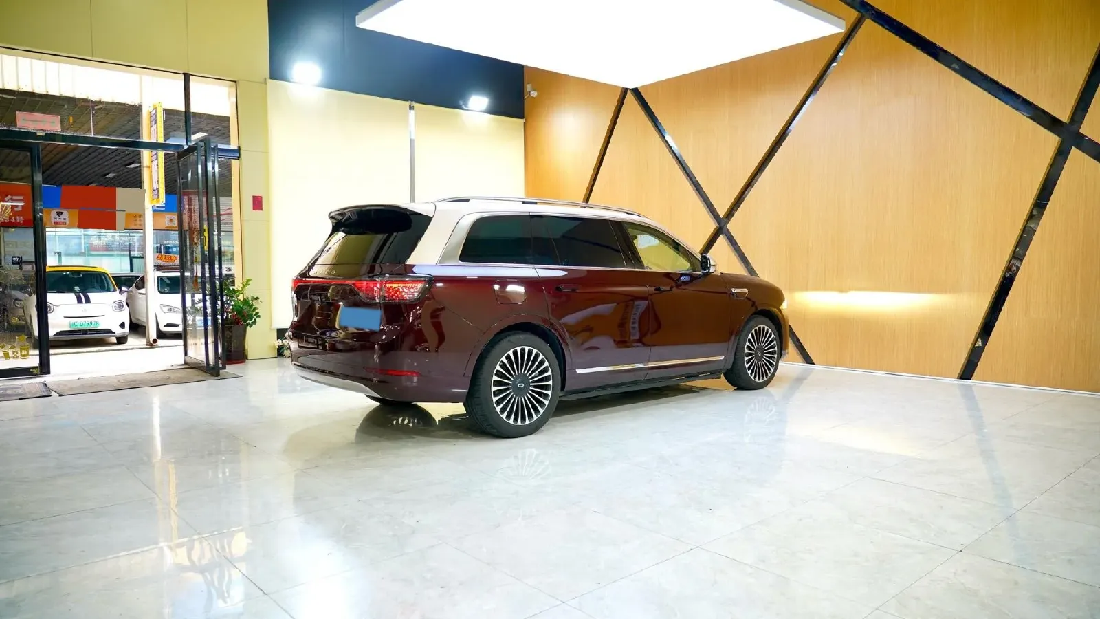 2025 AITO AITO M9 REEV 160HP REEV 52KWH,autocango,china used car exporter,china ev exporter,chinese used car exporter,chinese used ev exporter