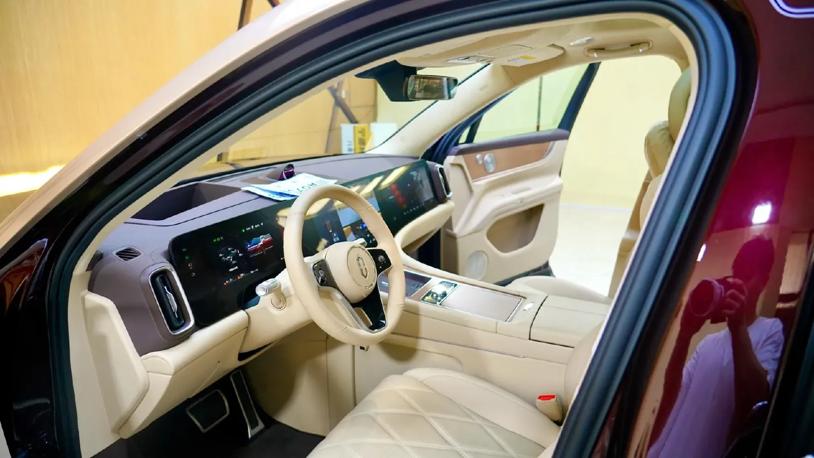 2025 AITO AITO M9 REEV 160HP REEV 52KWH,autocango,china used car exporter,china ev exporter,chinese used car exporter,chinese used ev exporter