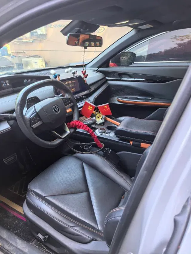2022 ChangAn UNI-V 1.5T 188HP L4 7DCT,autocango,china used car exporter,china ev exporter,chinese used car exporter,chinese used ev exporter