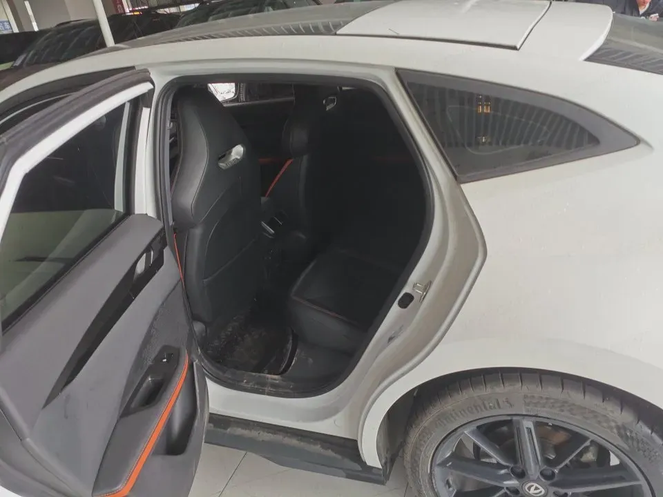 2023 ChangAn UNI-V 1.5T 188HP L4 7DCT,autocango,china used car exporter,china ev exporter,chinese used car exporter,chinese used ev exporter