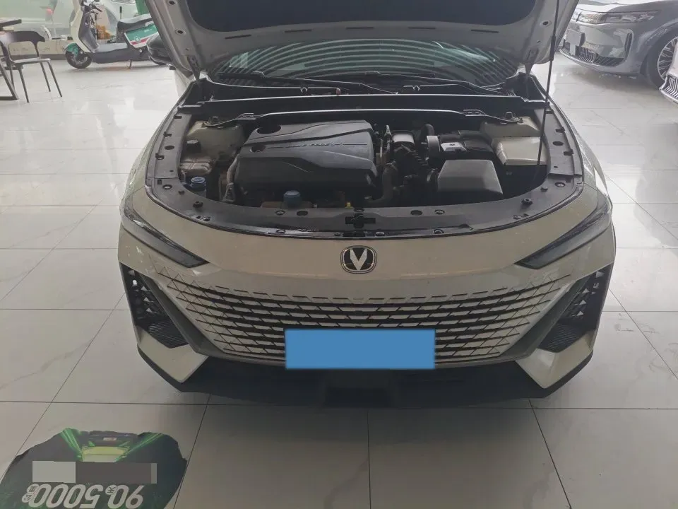 2023 ChangAn UNI-V 1.5T 188HP L4 7DCT,autocango,china used car exporter,china ev exporter,chinese used car exporter,chinese used ev exporter