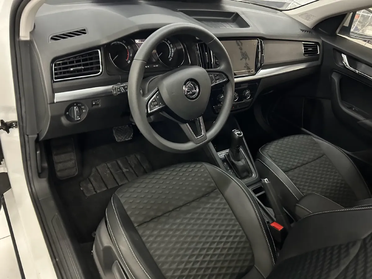 2020 Skoda Kamiq 1.5L 112HP L4 6AT,autocango,china used car exporter,china ev exporter,chinese used car exporter,chinese used ev exporter