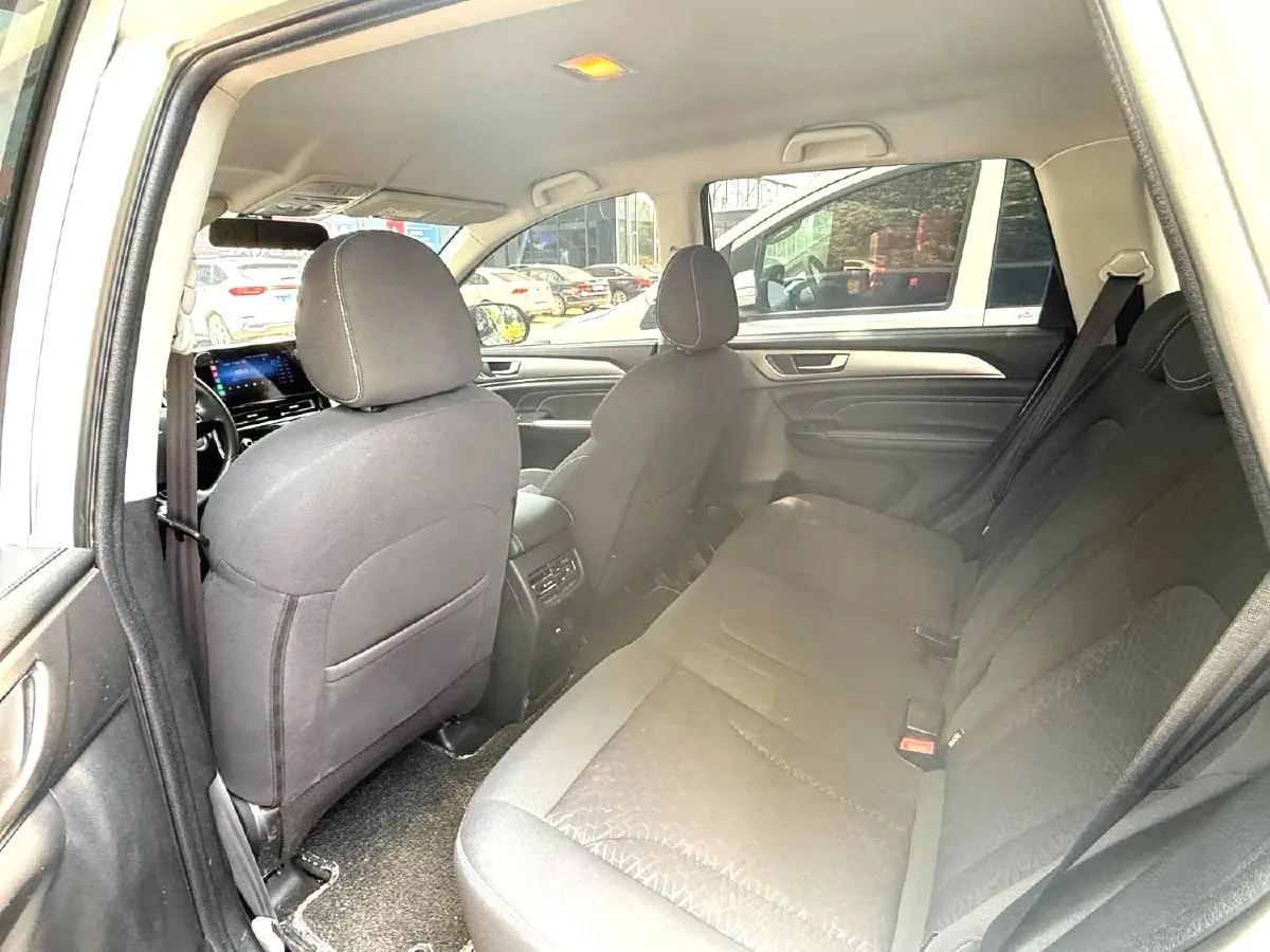 2023 Haval M6 1.5T 150HP L4 7DCT,autocango,china used car exporter,china ev exporter,chinese used car exporter,chinese used ev exporter