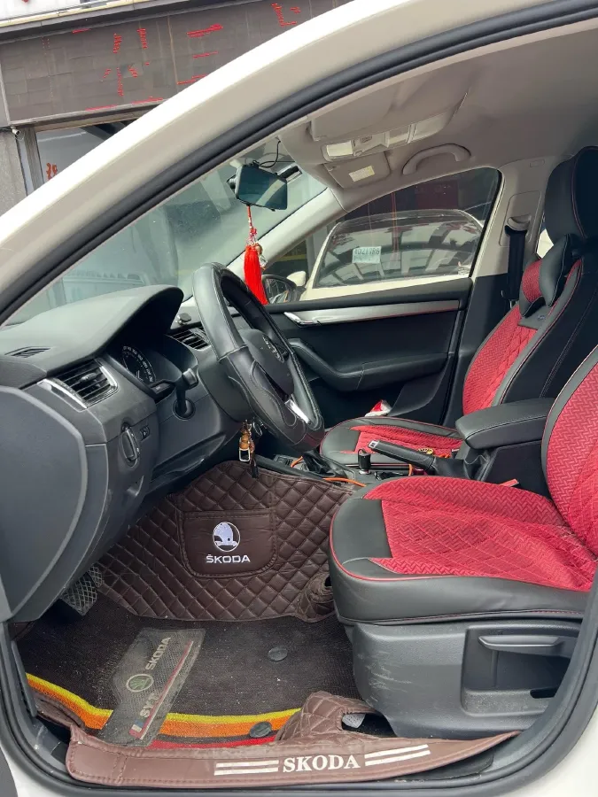 2019 Skoda Octavia 1.2T 116HP L4 7DCT,autocango,china used car exporter,china ev exporter,chinese used car exporter,chinese used ev exporter