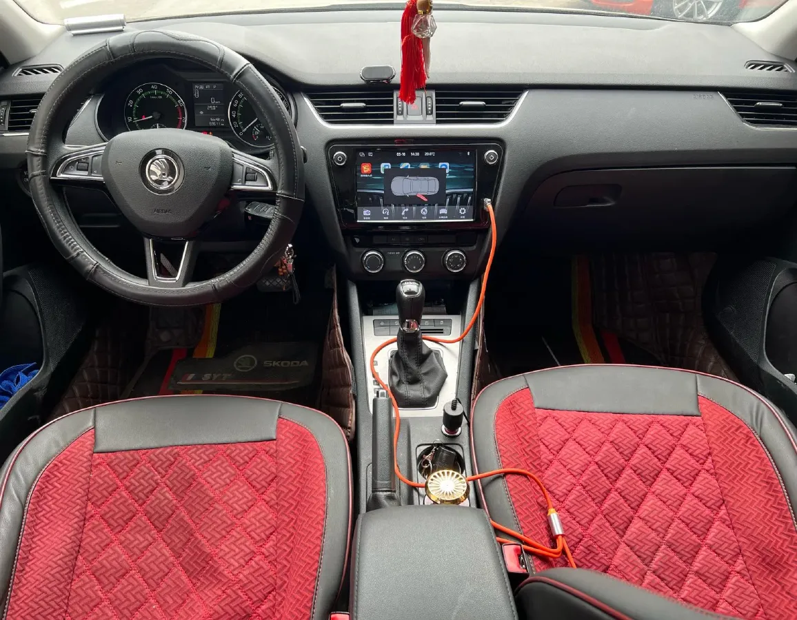 2019 Skoda Octavia 1.2T 116HP L4 7DCT,autocango,china used car exporter,china ev exporter,chinese used car exporter,chinese used ev exporter