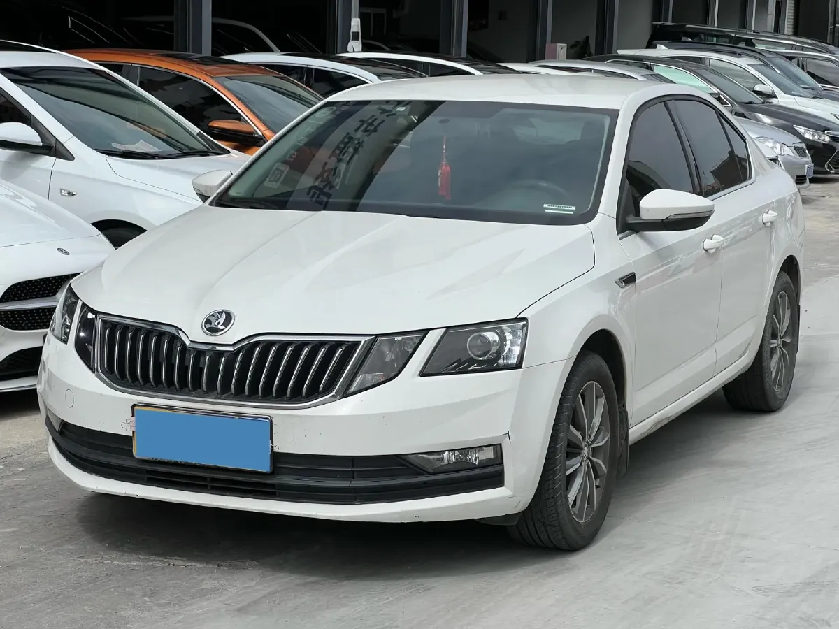 2019 Skoda Octavia 1.2T 116HP L4 7DCT,autocango,china used car exporter,china ev exporter,chinese used car exporter,chinese used ev exporter