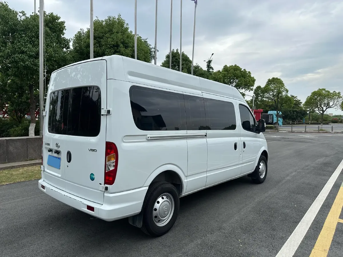 2025 MAXUS XinTu V80 2.0T 147HP L4 6MT,autocango,china used car exporter,china ev exporter,chinese used car exporter,chinese used ev exporter