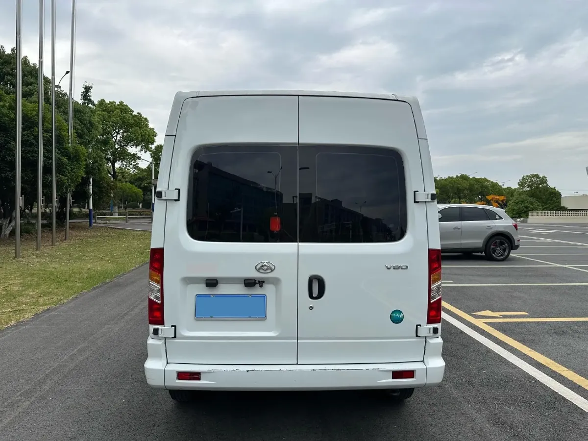 2025 MAXUS XinTu V80 2.0T 147HP L4 6MT,autocango,china used car exporter,china ev exporter,chinese used car exporter,chinese used ev exporter