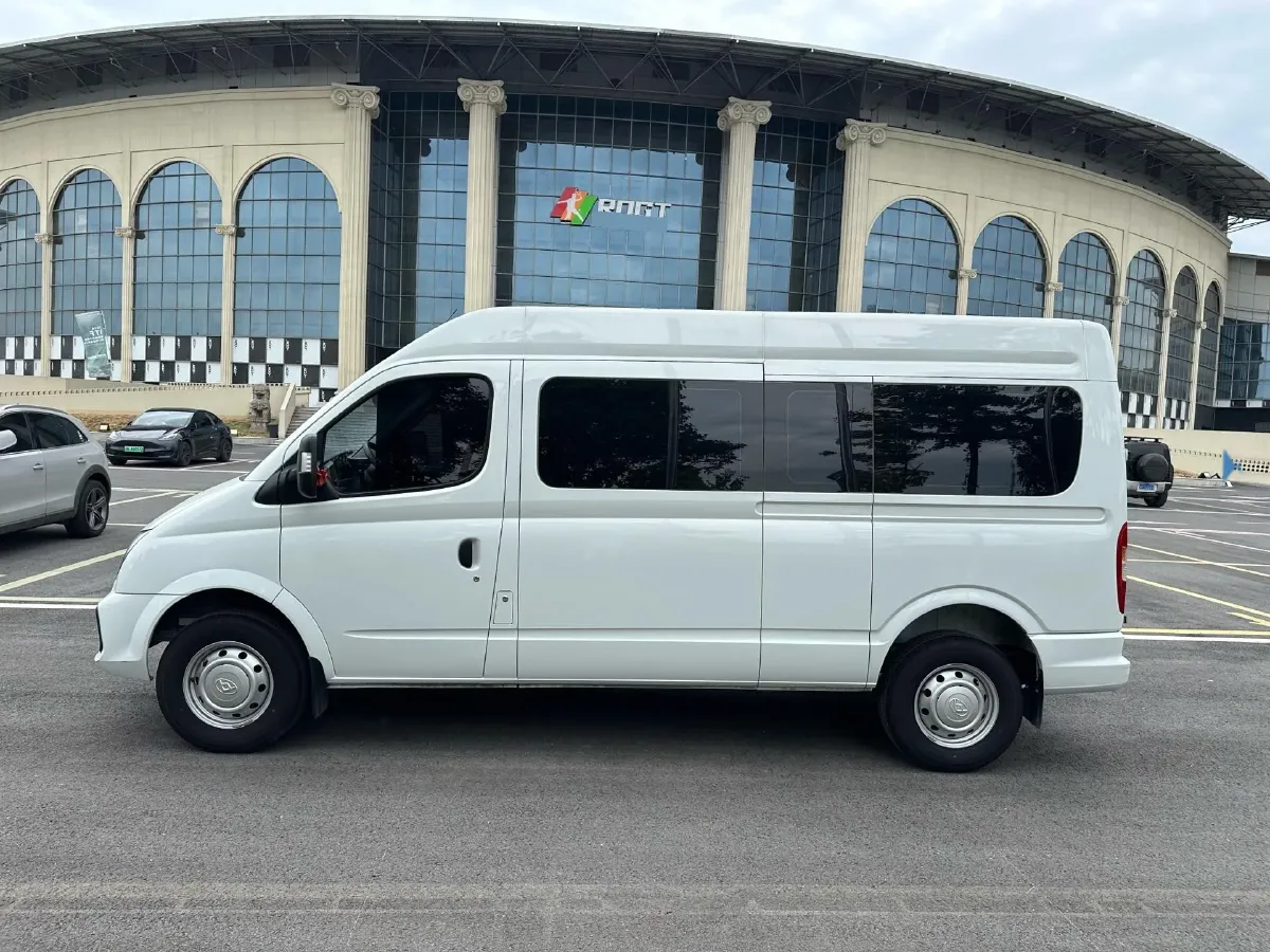 2025 MAXUS XinTu V80 2.0T 147HP L4 6MT,autocango,china used car exporter,china ev exporter,chinese used car exporter,chinese used ev exporter