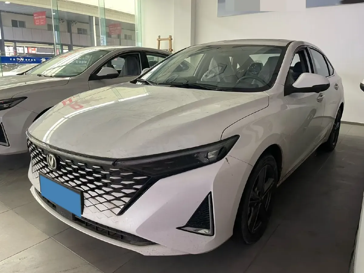 2023 ChangAn Raeton Plus 1.5T 188HP L4 7DCT,autocango,china used car exporter,china ev exporter,chinese used car exporter,chinese used ev exporter
