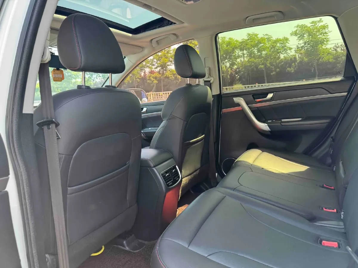 2018 Haval M6 1.5T 150HP L4 7DCT,autocango,china used car exporter,china ev exporter,chinese used car exporter,chinese used ev exporter