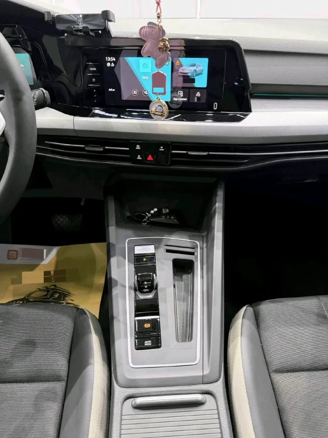2023 Volkswagen Golf 1.4T 150HP L4 7DCT,autocango,china used car exporter,china ev exporter,chinese used car exporter,chinese used ev exporter