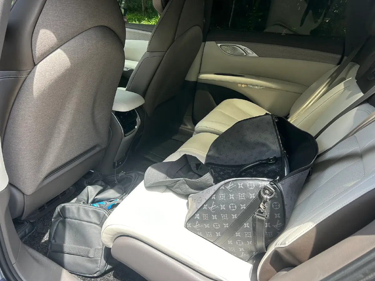 2023 IM LS7 BEV 90KWH,autocango,china used car exporter,china ev exporter,chinese used car exporter,chinese used ev exporter