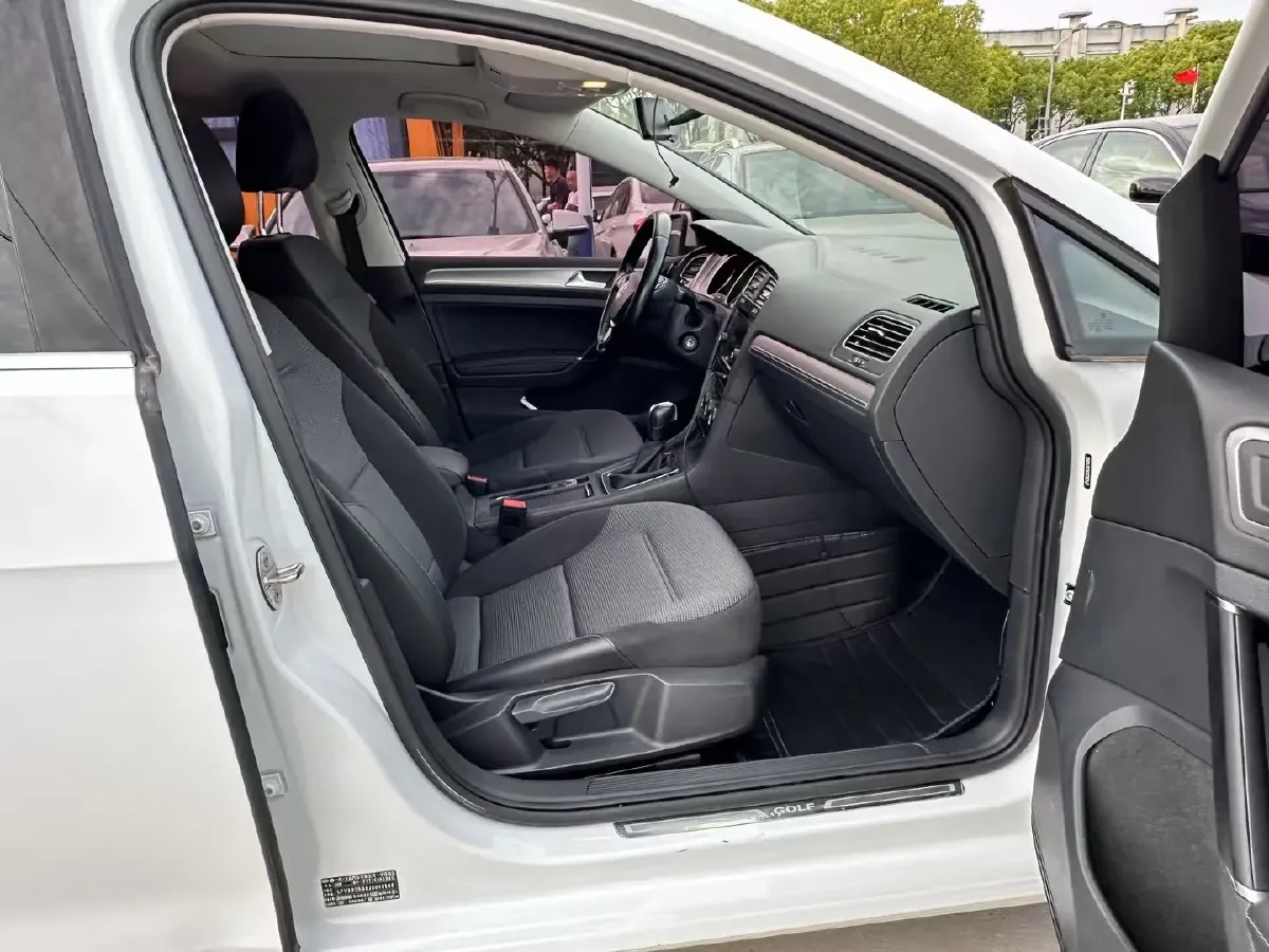 2018 Volkswagen Golf 1.4T 131HP L4 7DCT,autocango,china used car exporter,china ev exporter,chinese used car exporter,chinese used ev exporter
