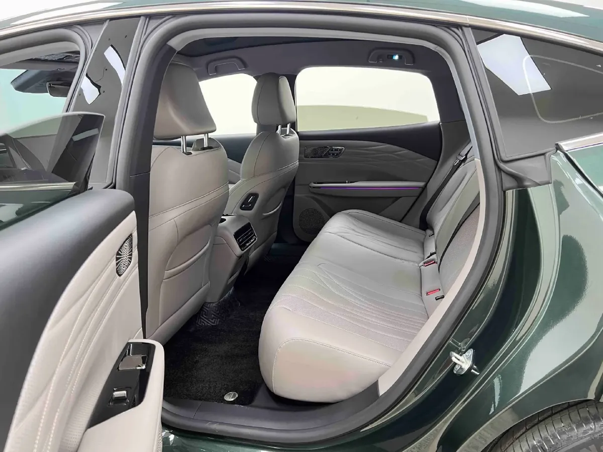 2025 Geely Galaxy Starshine 8 1.5L 112HP L4 1DHT PHEV,autocango,china used car exporter,china ev exporter,chinese used car exporter,chinese used ev exporter