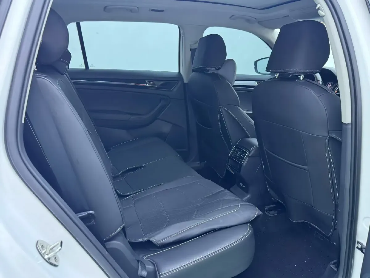 2018 Skoda Kodiak 2.0T 186HP L4 7DCT,autocango,china used car exporter,china ev exporter,chinese used car exporter,chinese used ev exporter