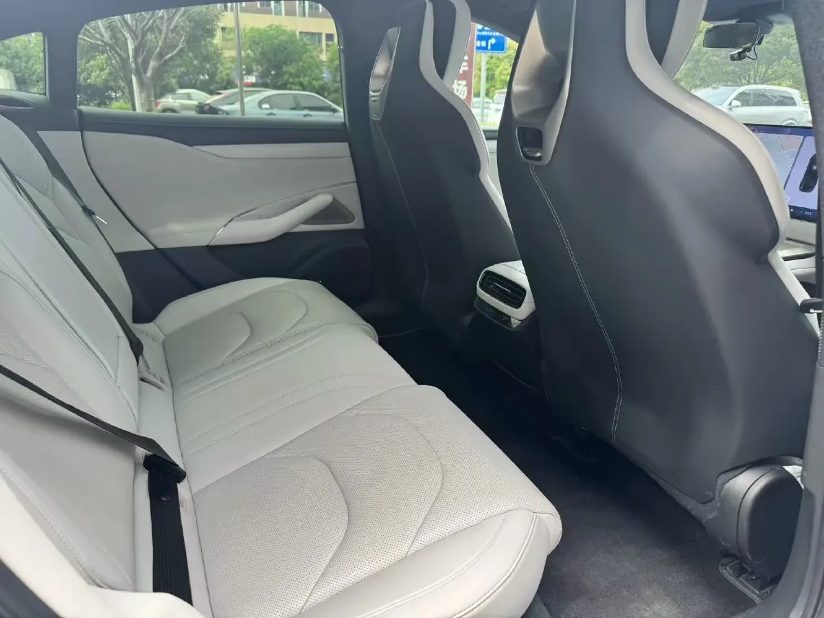 2024 MI SU7 BEV 73.6KWH,autocango,china used car exporter,china ev exporter,chinese used car exporter,chinese used ev exporter
