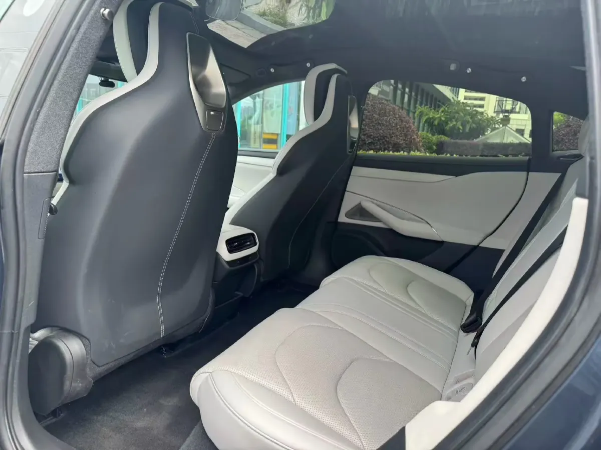 2024 MI SU7 BEV 73.6KWH,autocango,china used car exporter,china ev exporter,chinese used car exporter,chinese used ev exporter