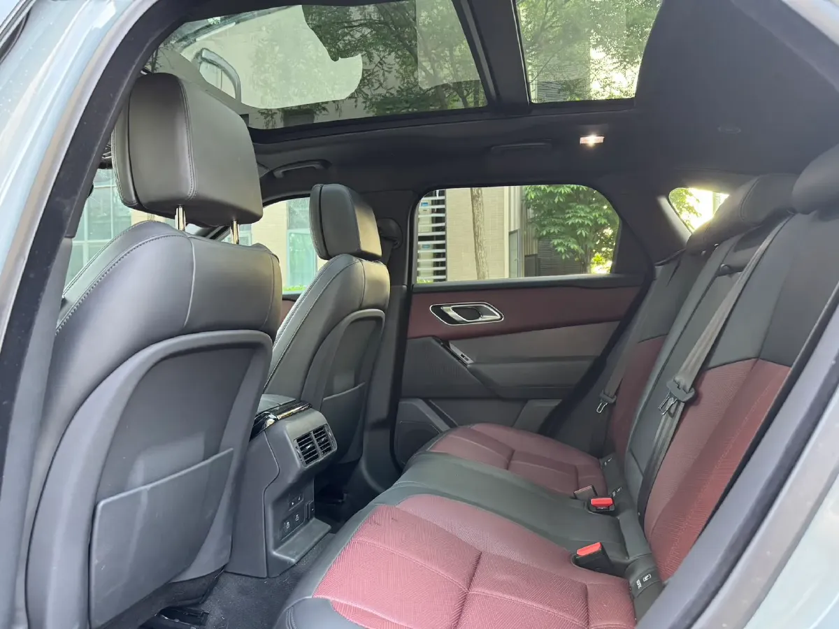 2025 Land Rover Range Rover Velar 2.0T 250HP L4 8AT,autocango,china used car exporter,china ev exporter,chinese used car exporter,chinese used ev exporter