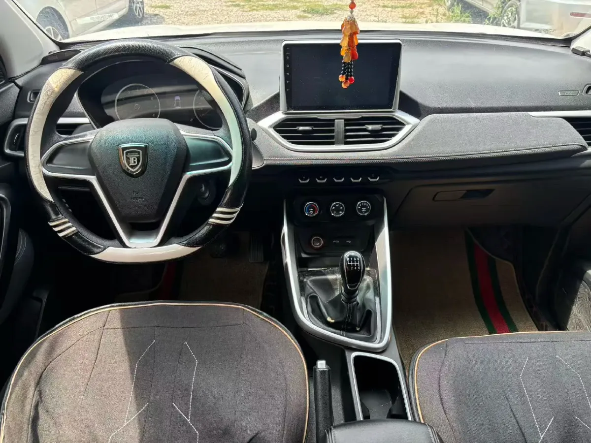 2018 BaoJun 530 1.5T 150HP L4 6MT,autocango,china used car exporter,china ev exporter,chinese used car exporter,chinese used ev exporter