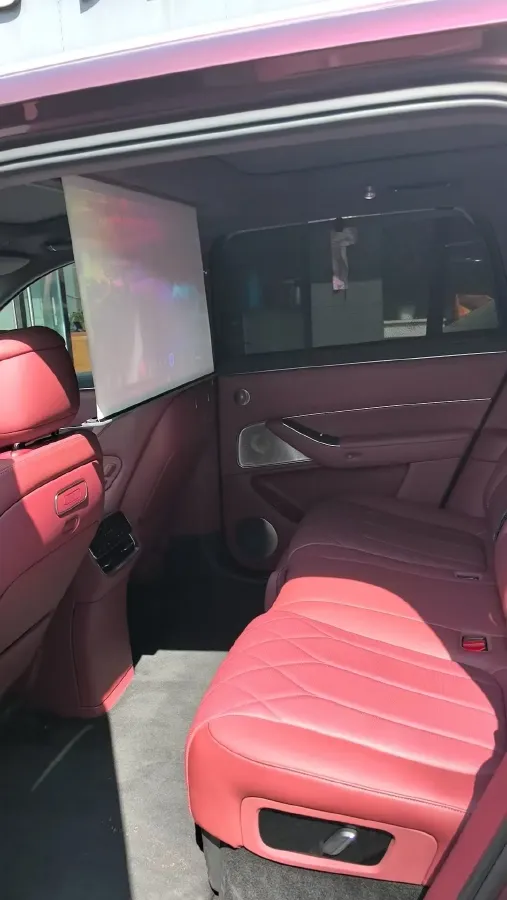 2025 AITO AITO M8 REEV 160HP REEV 53.4KWH,autocango,china used car exporter,china ev exporter,chinese used car exporter,chinese used ev exporter